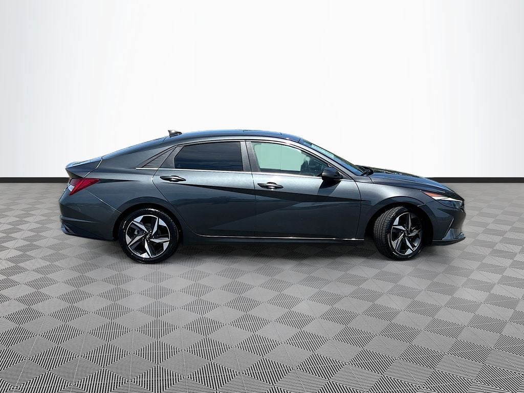 2022 Hyundai ELANTRA Limited