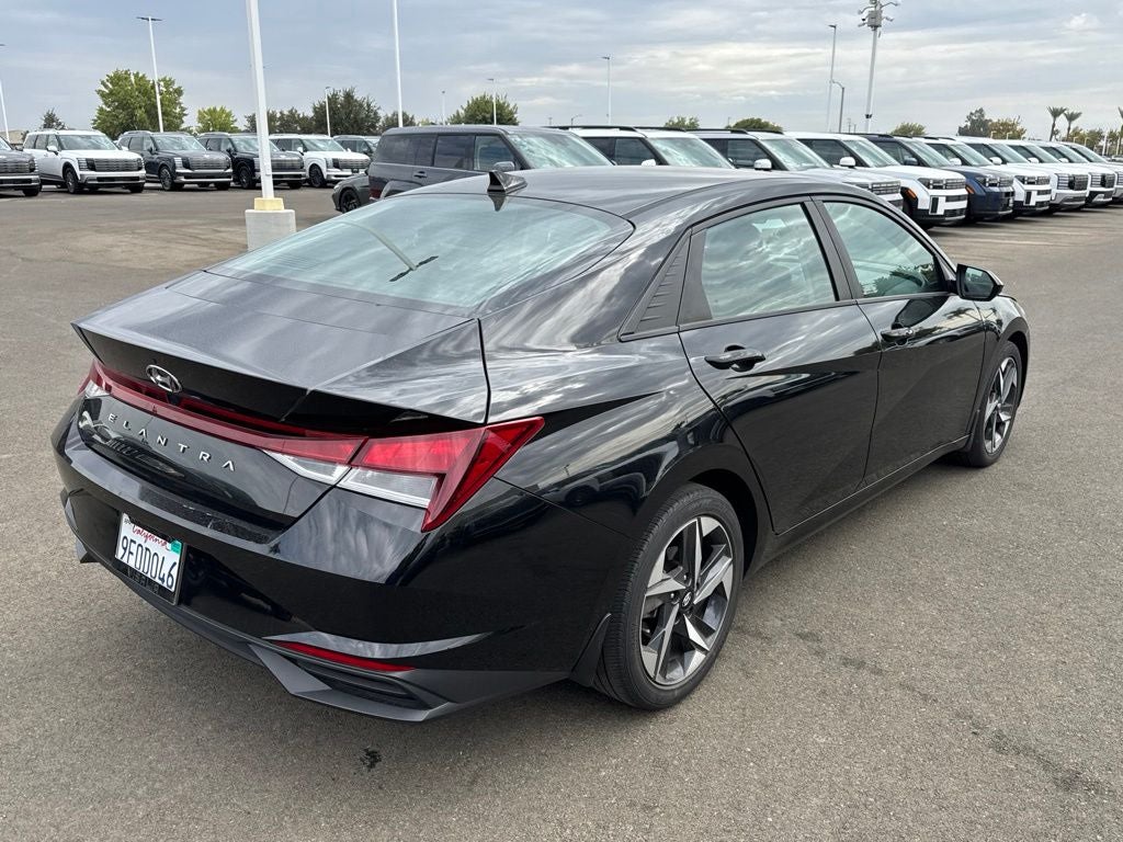 2023 Hyundai ELANTRA SEL