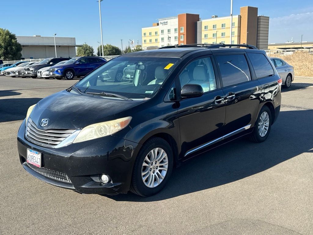 2012 Toyota Sienna XLE 8 Passenger