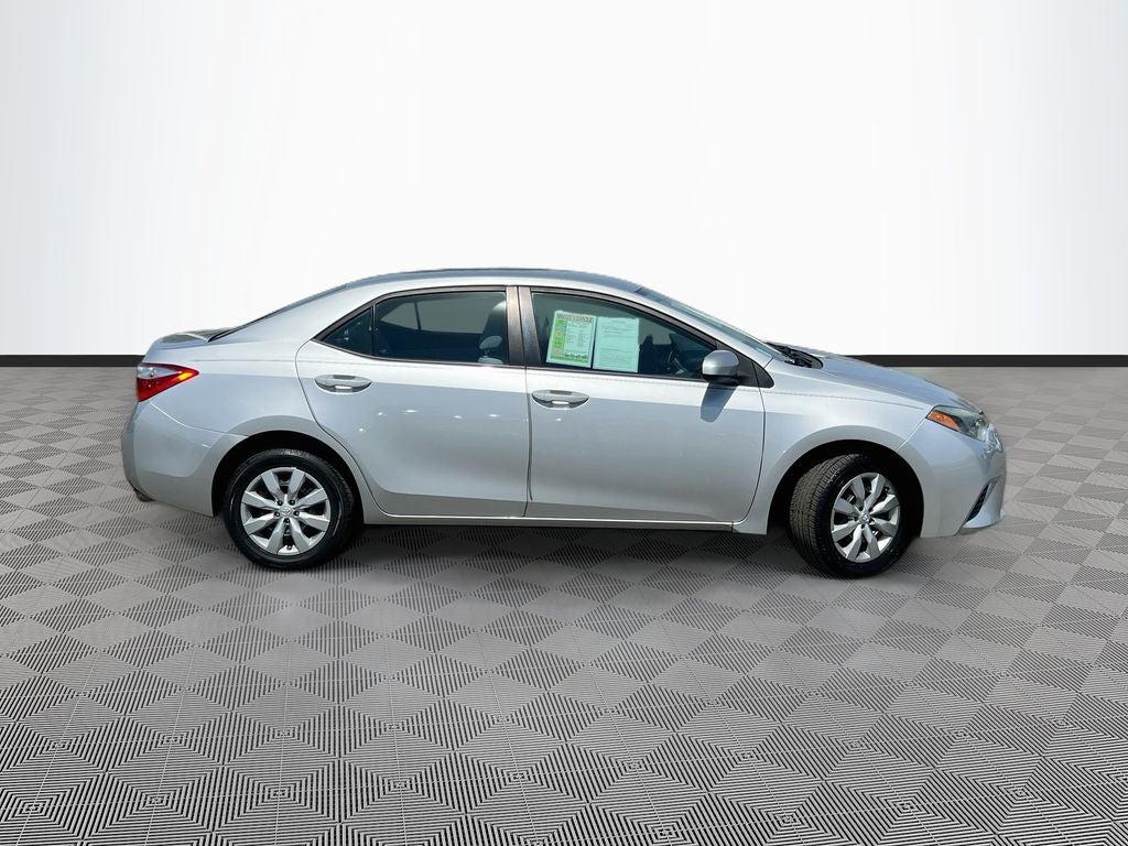 2016 Toyota Corolla LE - Photo 9