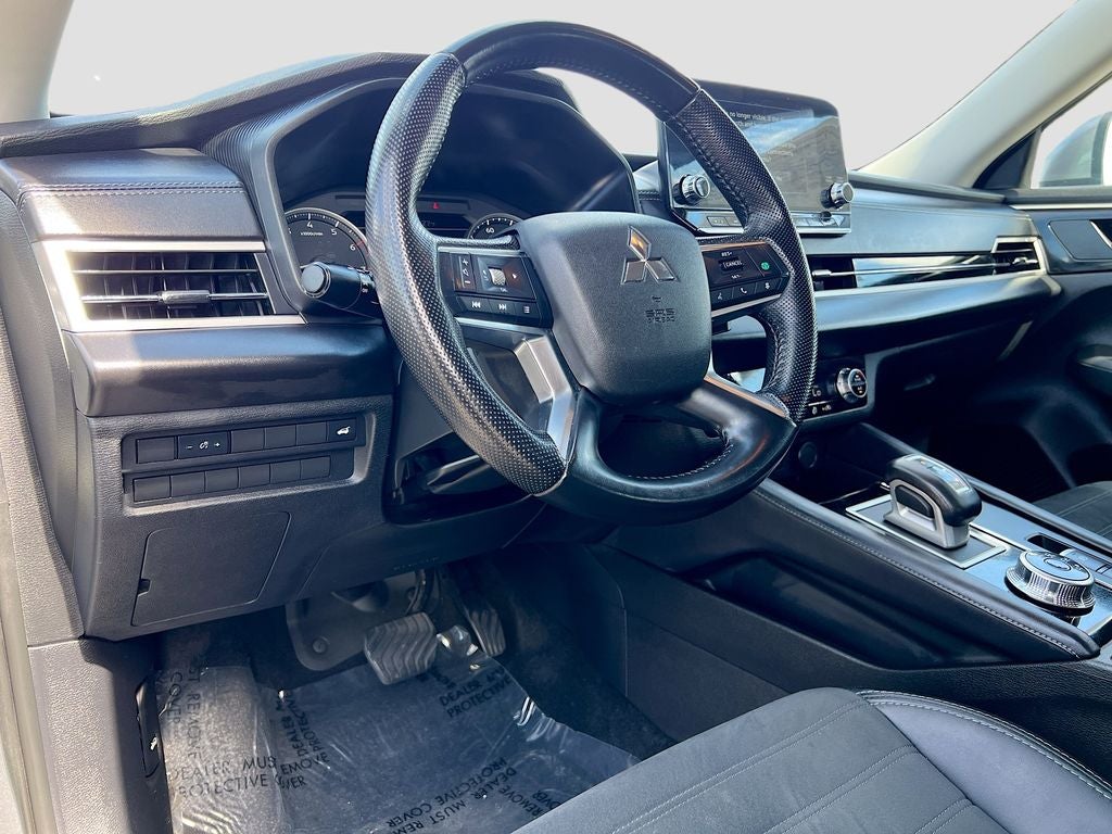 2024 Mitsubishi Outlander SE