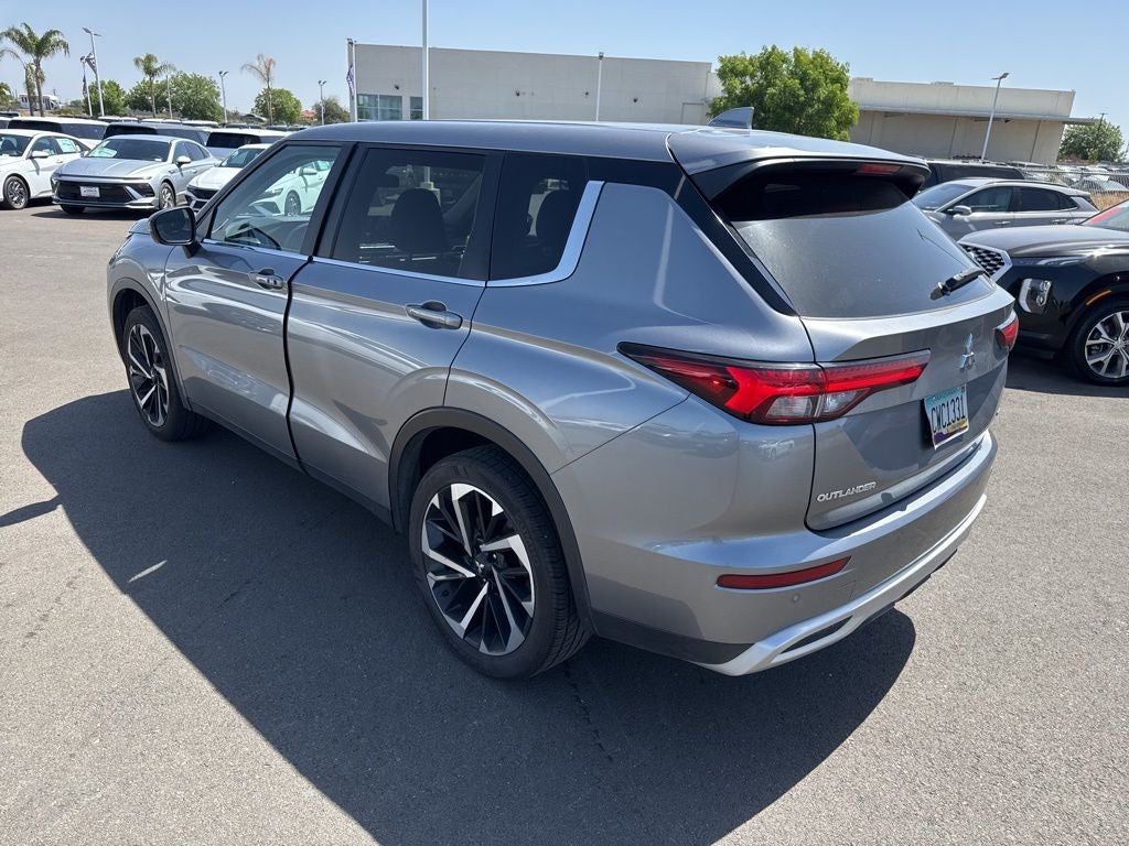 2024 Mitsubishi Outlander SE