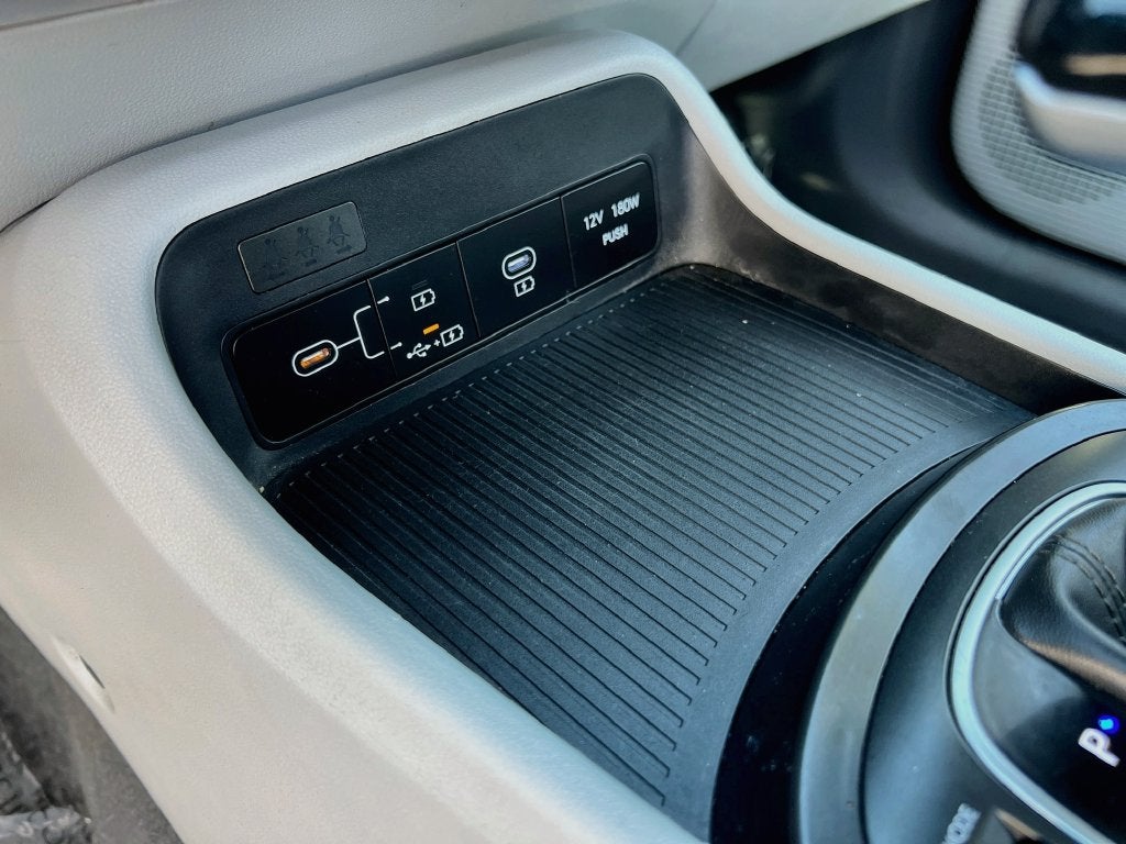 2025 Hyundai Kona SEL - Photo 20