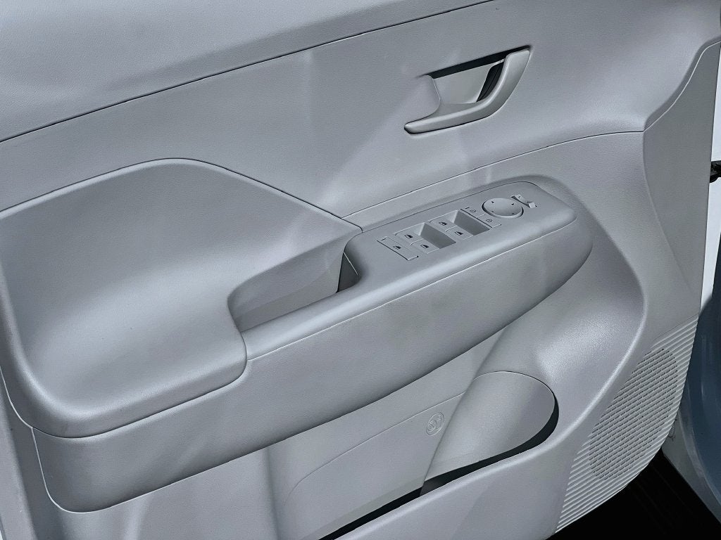 2025 Hyundai Kona SEL - Photo 21