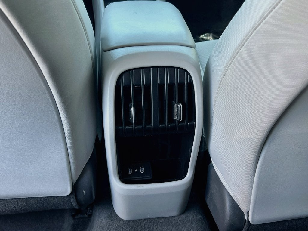 2025 Hyundai Kona SEL - Photo 27