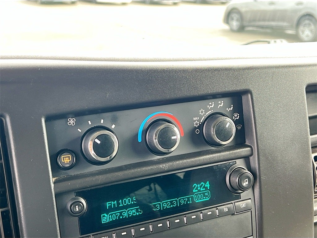 2022 GMC Savana 3500 LT