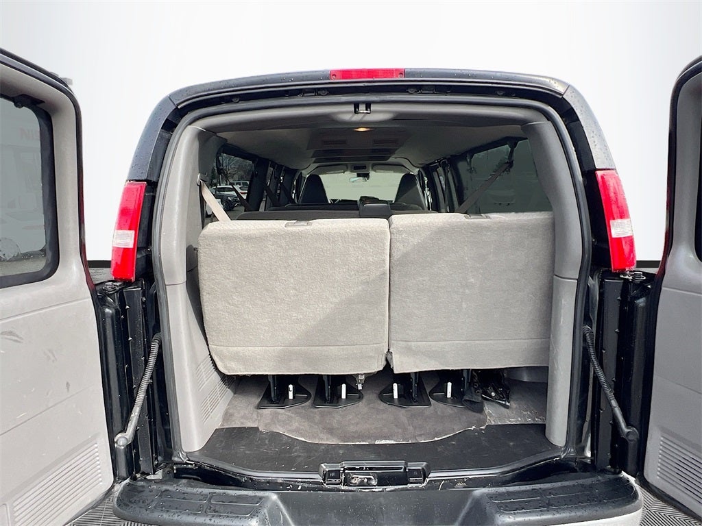 2022 GMC Savana 3500 LT