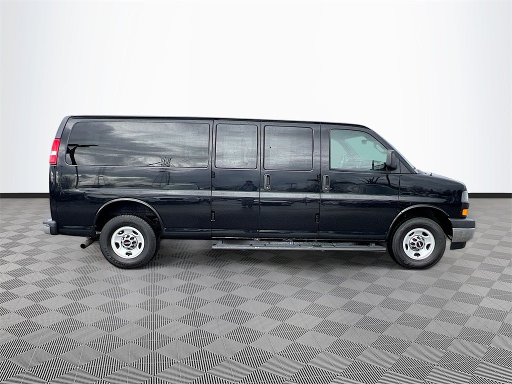 2022 GMC Savana 3500 LT