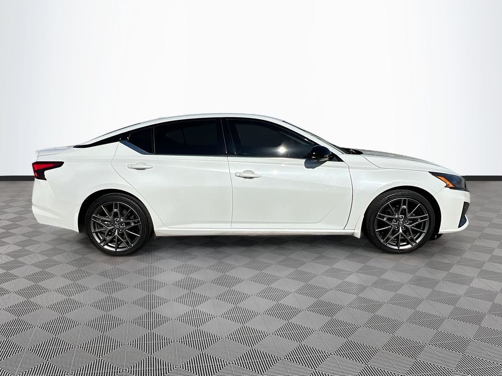 2023 Nissan Altima 2.0 SR
