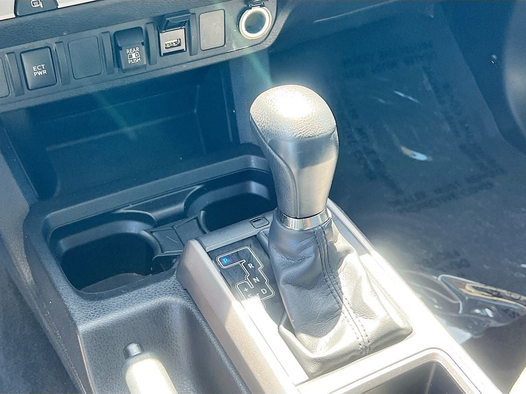 2022 Toyota Tacoma SR5 V6