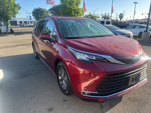 2023 Toyota Sienna XLE 7 Passenger
