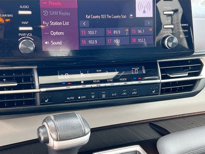 2023 Toyota Sienna XLE 7 Passenger