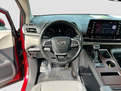 2023 Toyota Sienna XLE 7 Passenger