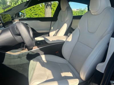 2022 Tesla Model S Base