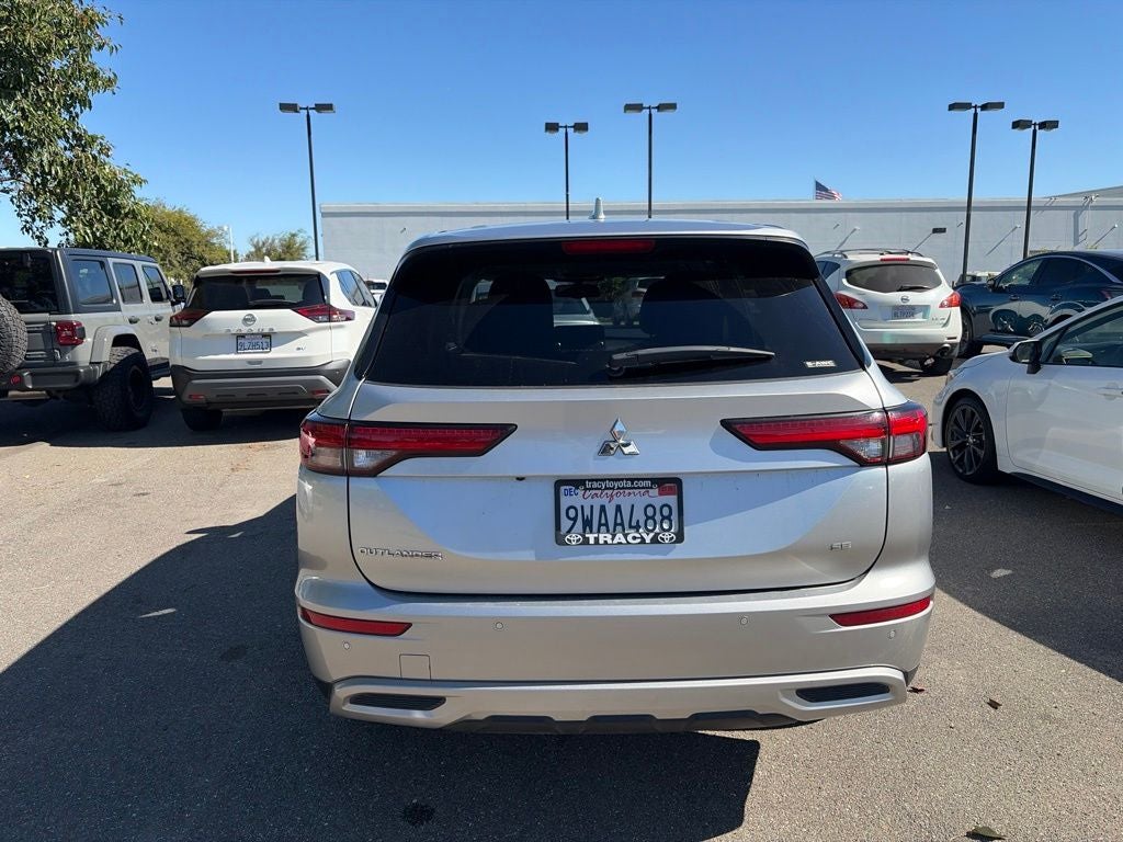 2024 Mitsubishi Outlander SE