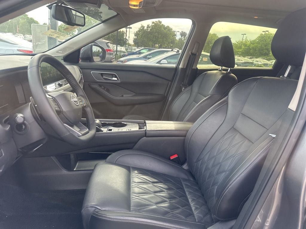 2025 Nissan Rogue Platinum