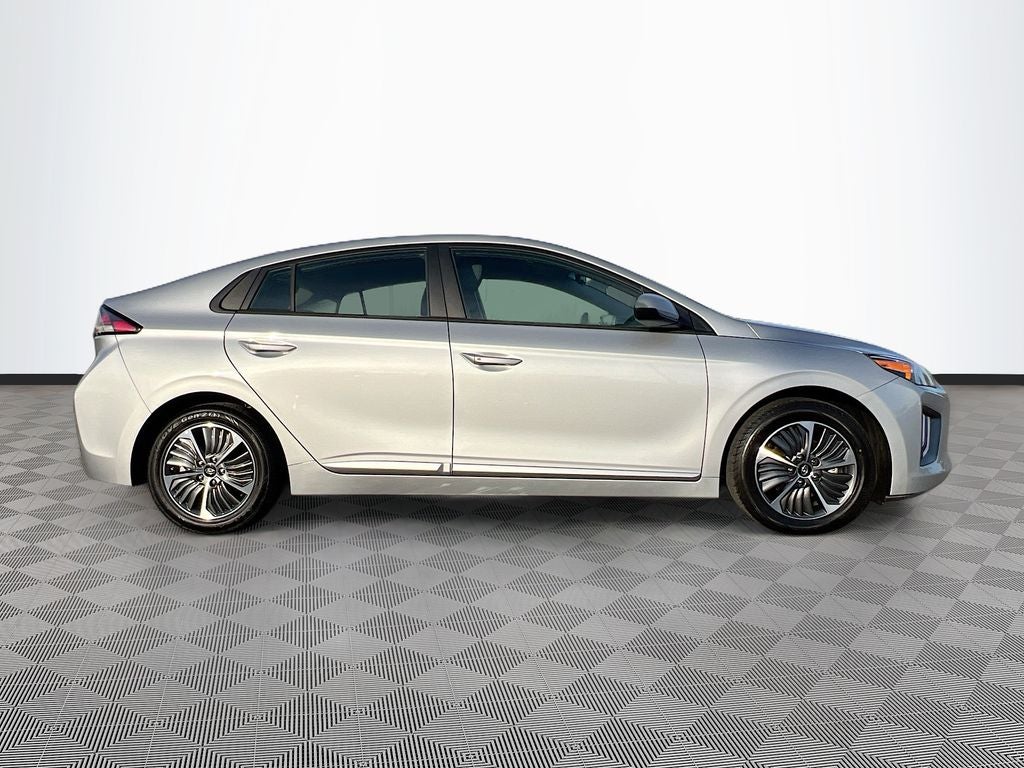 2022 Hyundai IONIQ PLUG-IN HYBRID SE