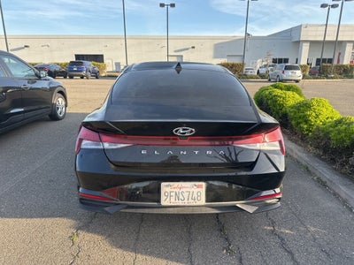 2023 Hyundai ELANTRA SE