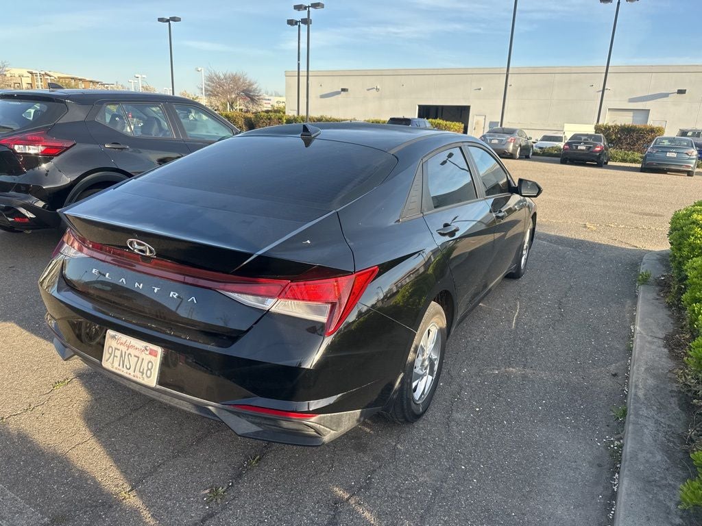 2023 Hyundai ELANTRA SE