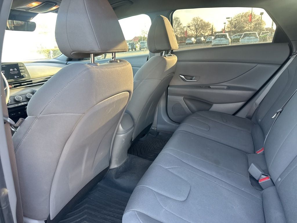 2023 Hyundai ELANTRA SE