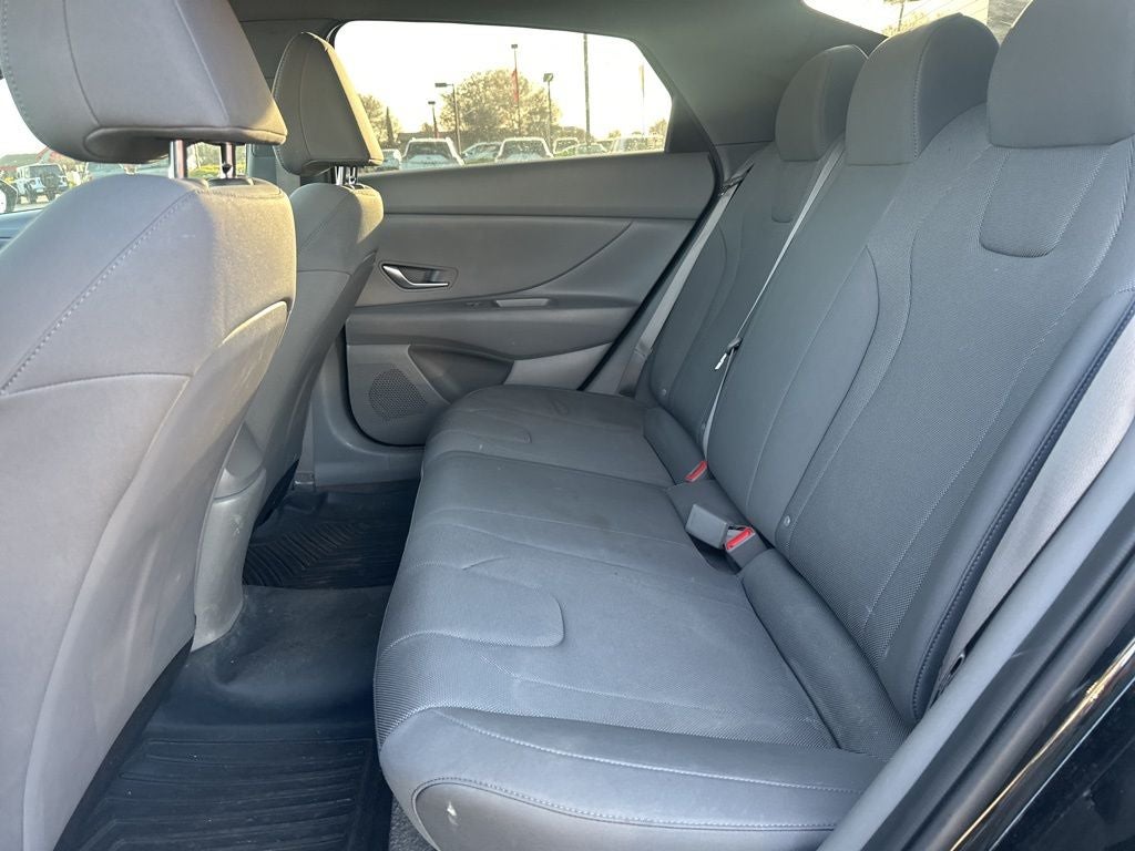 2023 Hyundai ELANTRA SE