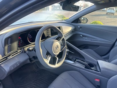 2023 Hyundai ELANTRA SE