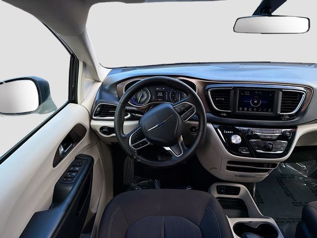 2020 Chrysler Voyager L