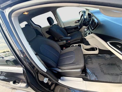 2020 Chrysler Voyager L