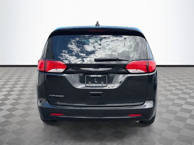 2020 Chrysler Voyager L