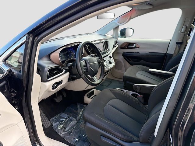 2020 Chrysler Voyager L