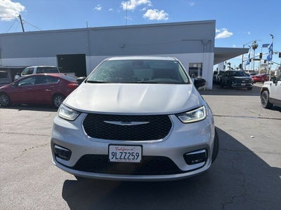 2024 Chrysler Pacifica Hybrid Select