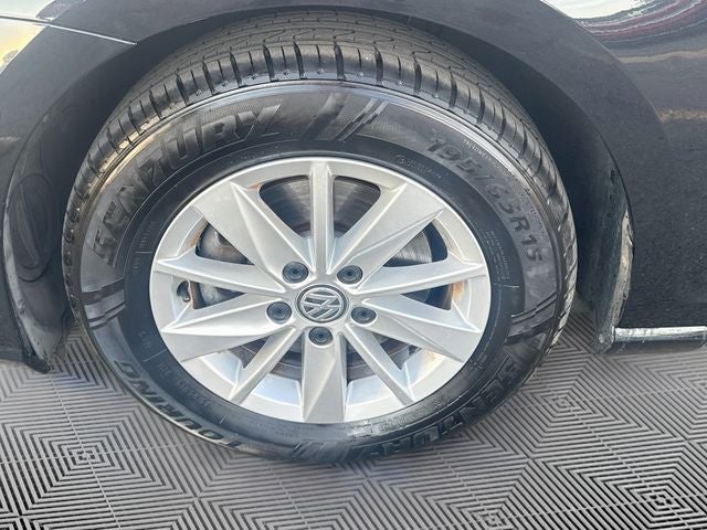 2019 Volkswagen Golf S