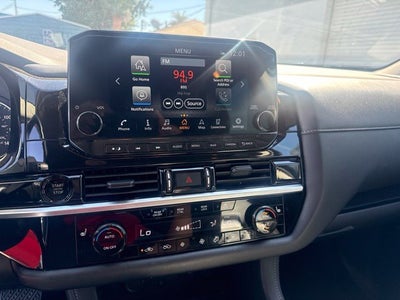2025 Nissan Pathfinder SL