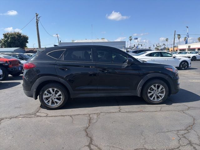 2021 Hyundai TUCSON SE