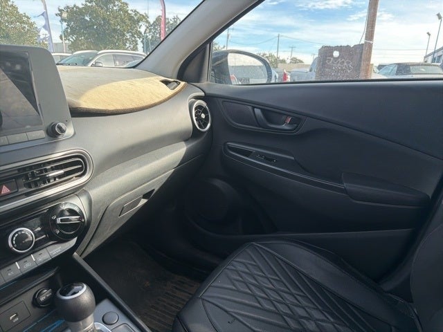 2022 Hyundai KONA SEL