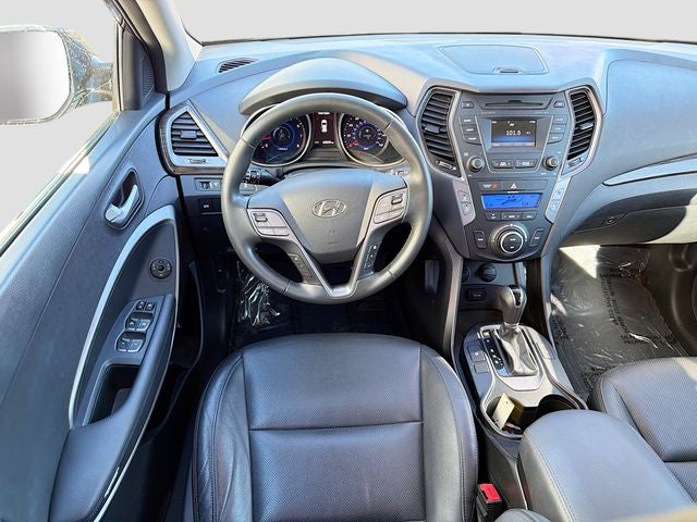 2016 Hyundai SANTA FE SE