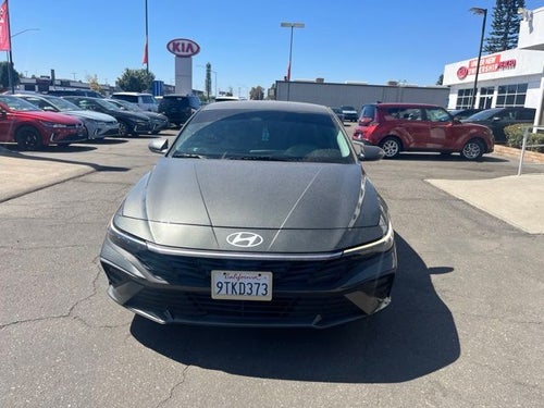 2025 Hyundai ELANTRA SE