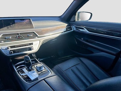 2019 BMW 7 Series 740i