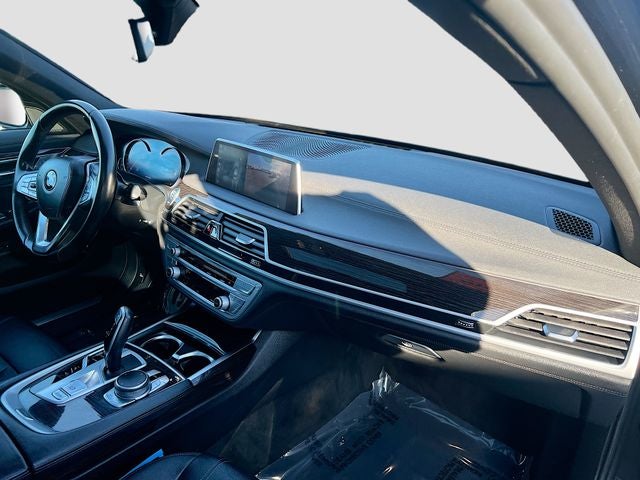 2019 BMW 7 Series 740i